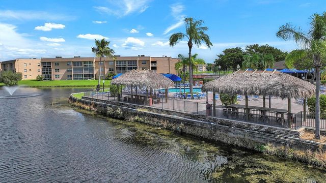 9301 Sunrise Lakes Boulevard 207, Sunrise, FL 33322