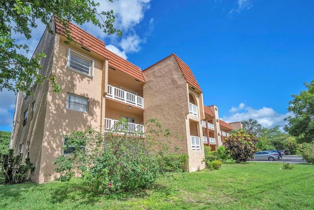 9301 Sunrise Lakes Boulevard 207, Sunrise, FL 33322