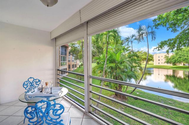 9301 Sunrise Lakes Boulevard 207, Sunrise, FL 33322