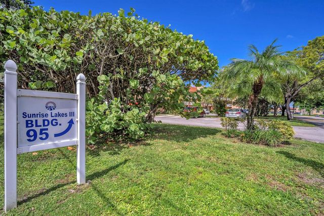 9301 Sunrise Lakes Boulevard 207, Sunrise, FL 33322