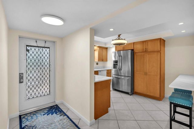 9301 Sunrise Lakes Boulevard 207, Sunrise, FL 33322