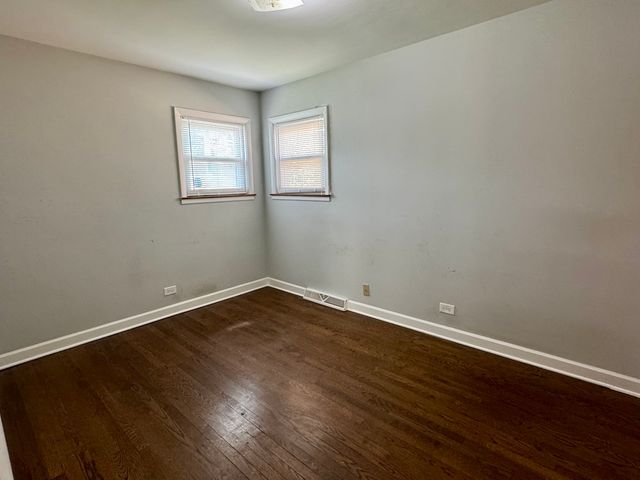 3107 W Howard Street, Chicago, IL 60645