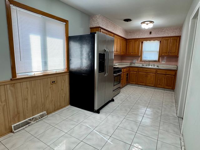 3107 W Howard Street, Chicago, IL 60645