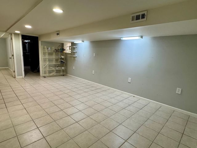 3107 W Howard Street, Chicago, IL 60645