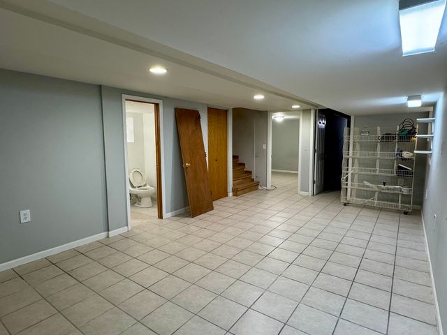 3107 W Howard Street, Chicago, IL 60645