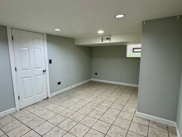 3107 W Howard Street, Chicago, IL 60645
