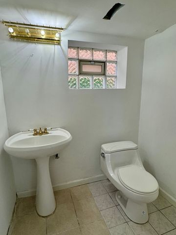 3107 W Howard Street, Chicago, IL 60645
