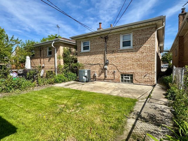 3107 W Howard Street, Chicago, IL 60645