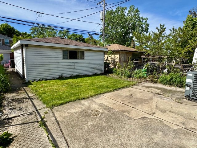 3107 W Howard Street, Chicago, IL 60645