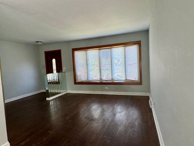 3107 W Howard Street, Chicago, IL 60645