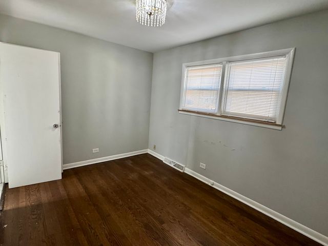 3107 W Howard Street, Chicago, IL 60645