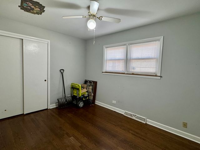 3107 W Howard Street, Chicago, IL 60645