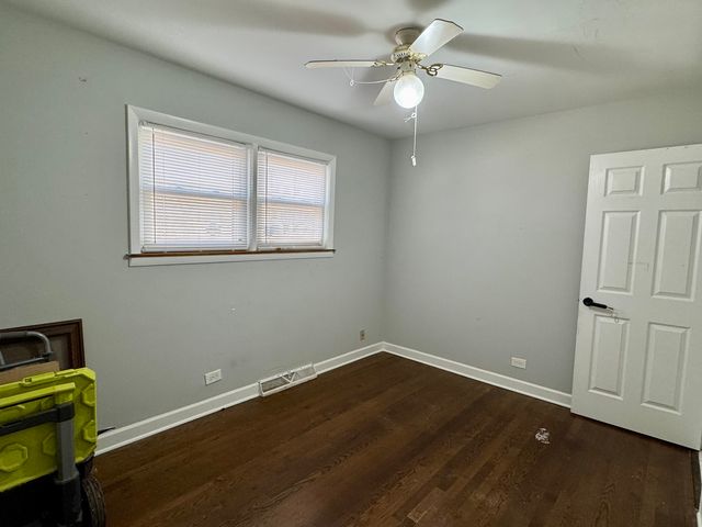 3107 W Howard Street, Chicago, IL 60645