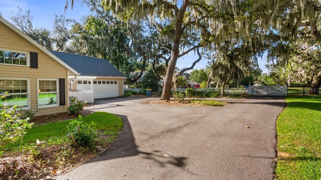 403 MISSION LANE, Howey In The Hills, FL 34737