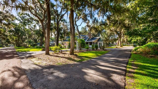 403 MISSION LANE, Howey In The Hills, FL 34737