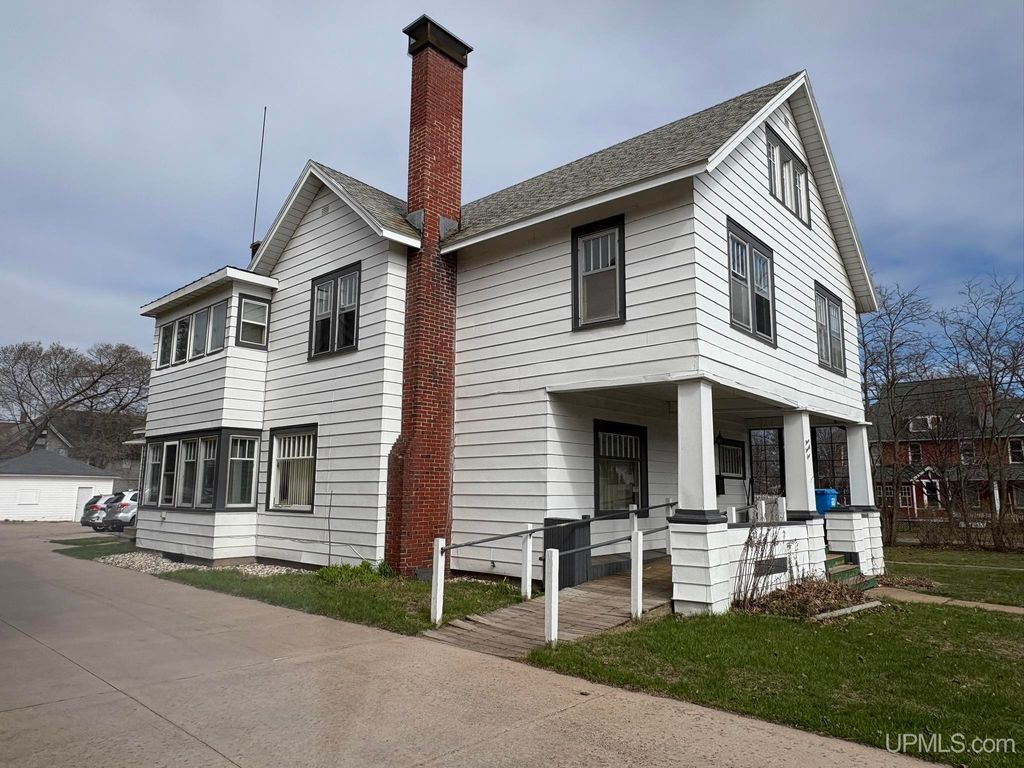 321 N Front Street, Marquette, MI 49855