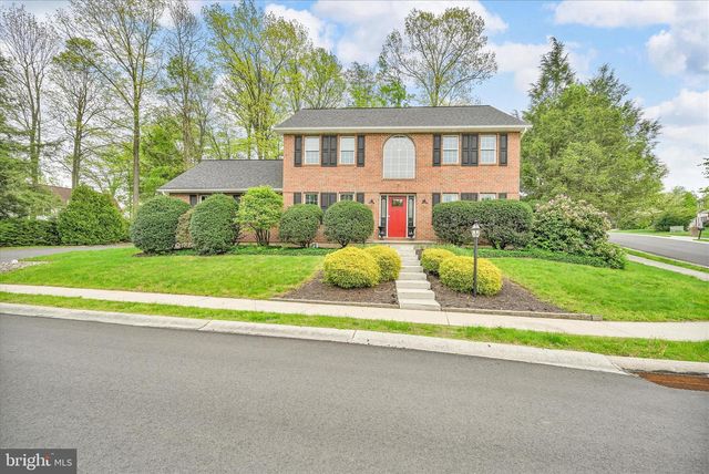 25 TALL OAKS DR, Pottsville, PA 17901