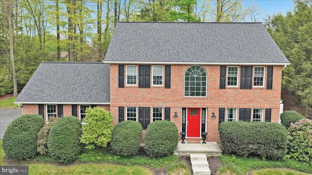 25 TALL OAKS DR, Pottsville, PA 17901