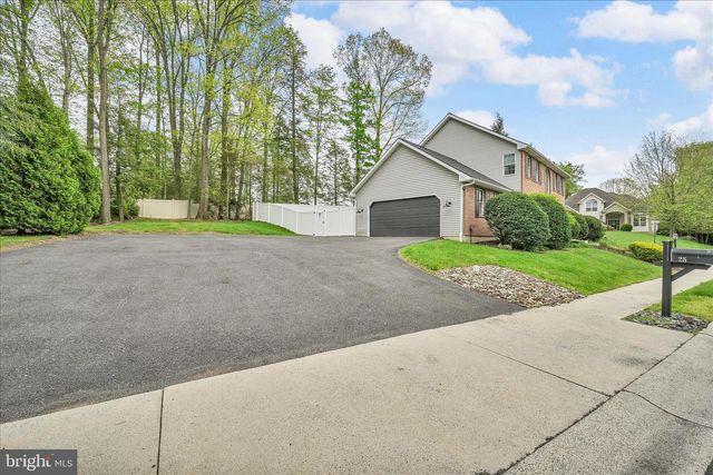 25 TALL OAKS DR, Pottsville, PA 17901