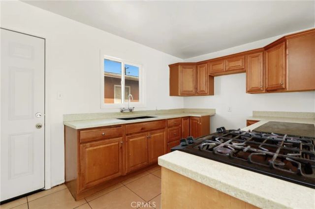 1405 S Broadway, Santa Ana, CA 92707