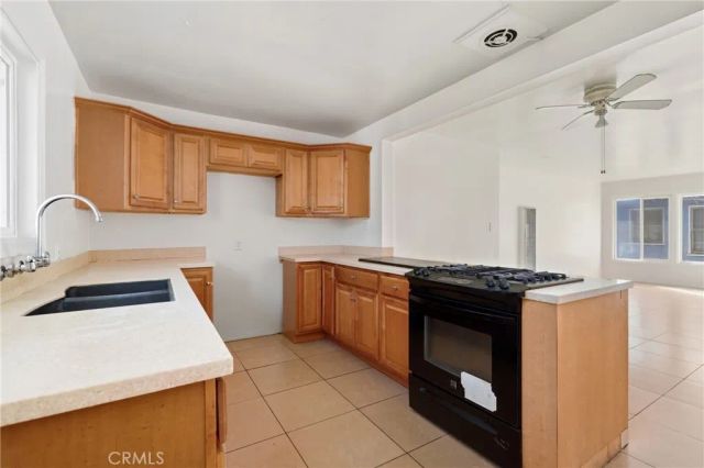 1405 S Broadway, Santa Ana, CA 92707