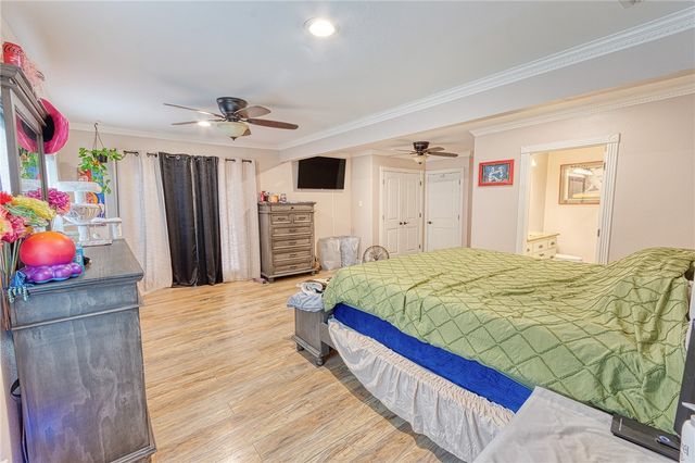 1202 Crosby St, Portland, TX 78374