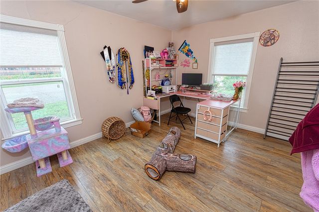 1202 Crosby St, Portland, TX 78374