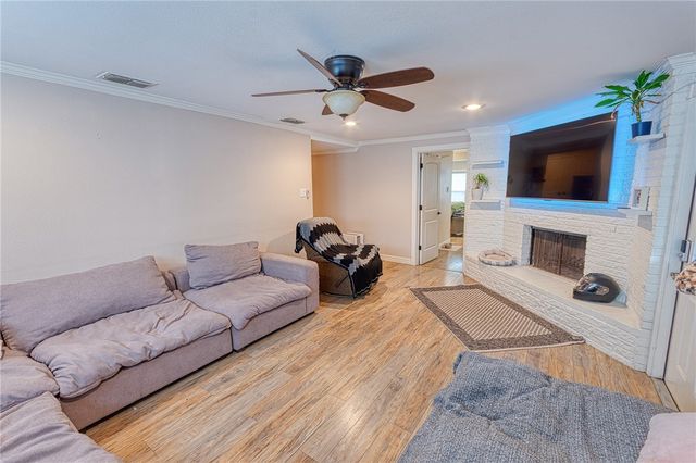 1202 Crosby St, Portland, TX 78374