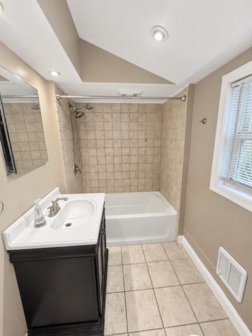 72 School, Saugus, MA 01906