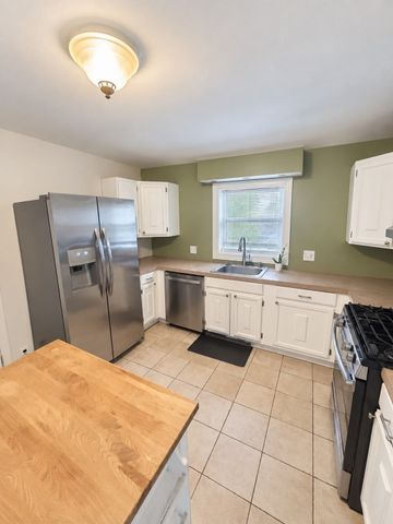 72 School, Saugus, MA 01906