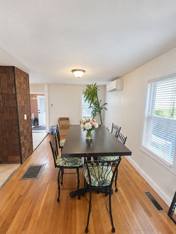 72 School, Saugus, MA 01906