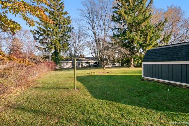 6736 Lakeshore Road, Lexington, MI 48450