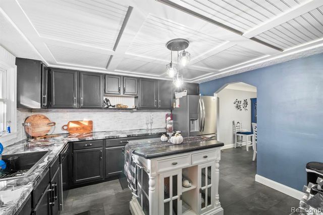 6736 Lakeshore Road, Lexington, MI 48450