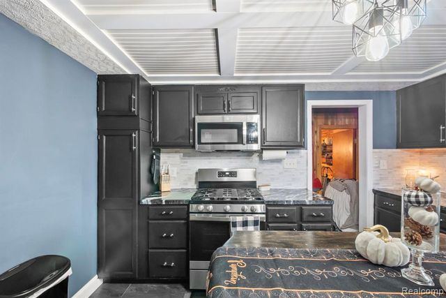 6736 Lakeshore Road, Lexington, MI 48450