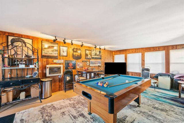 6736 Lakeshore Road, Lexington, MI 48450