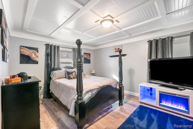 6736 Lakeshore Road, Lexington, MI 48450