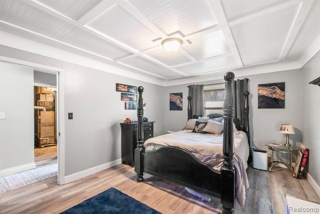 6736 Lakeshore Road, Lexington, MI 48450