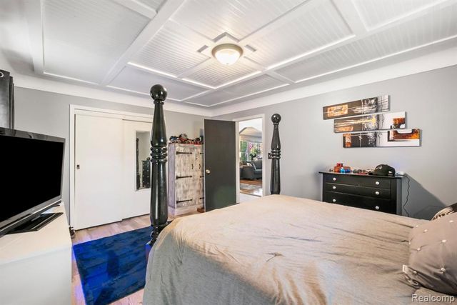 6736 Lakeshore Road, Lexington, MI 48450