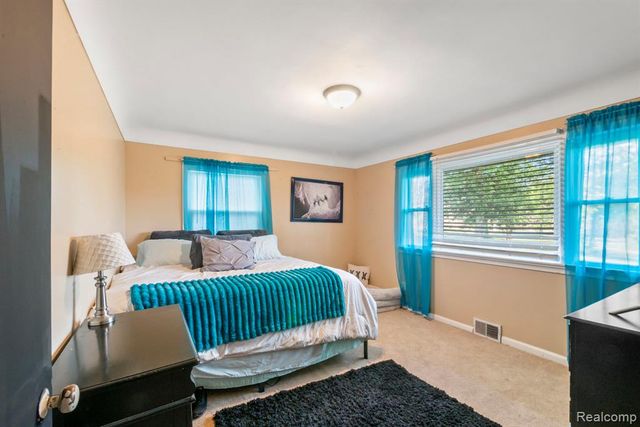 6736 Lakeshore Road, Lexington, MI 48450