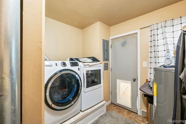 6736 Lakeshore Road, Lexington, MI 48450