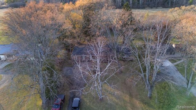 6736 Lakeshore Road, Lexington, MI 48450