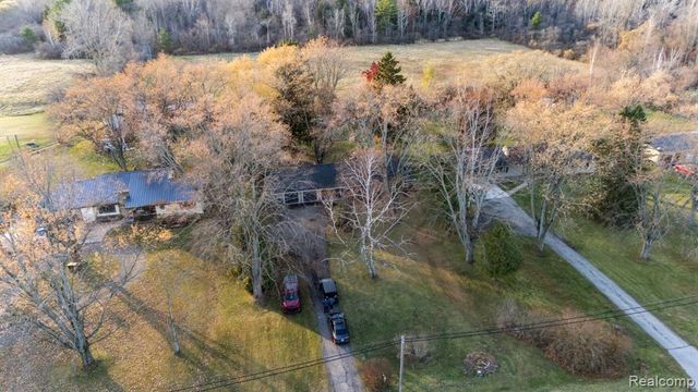 6736 Lakeshore Road, Lexington, MI 48450