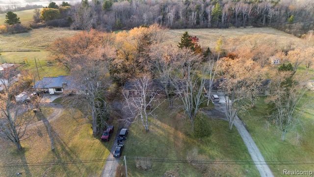 6736 Lakeshore Road, Lexington, MI 48450