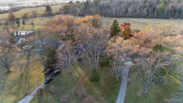 6736 Lakeshore Road, Lexington, MI 48450
