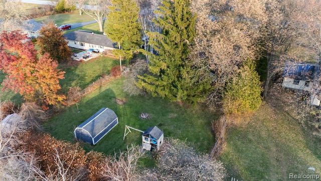 6736 Lakeshore Road, Lexington, MI 48450