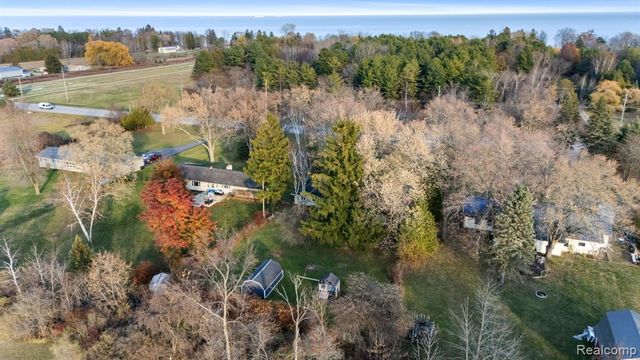 6736 Lakeshore Road, Lexington, MI 48450