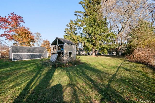 6736 Lakeshore Road, Lexington, MI 48450