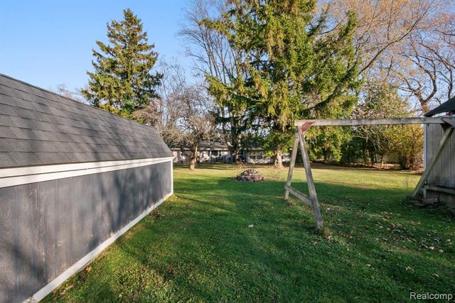 6736 Lakeshore Road, Lexington, MI 48450