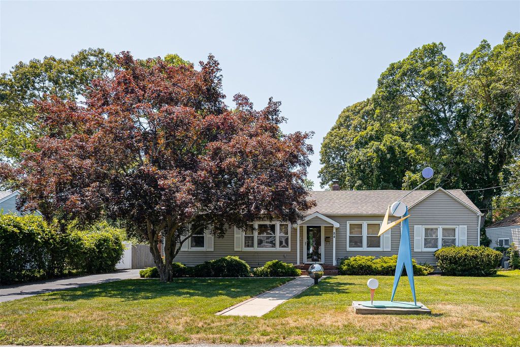 84 Country Club Road, Bellport Village, NY 11713