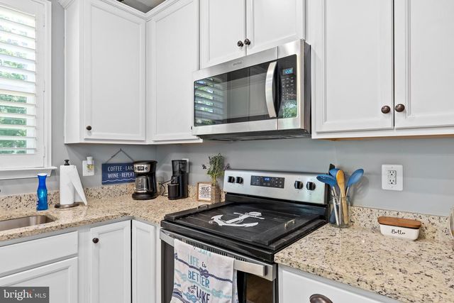 296 ROBBIE RD, Bumpass, VA 23024